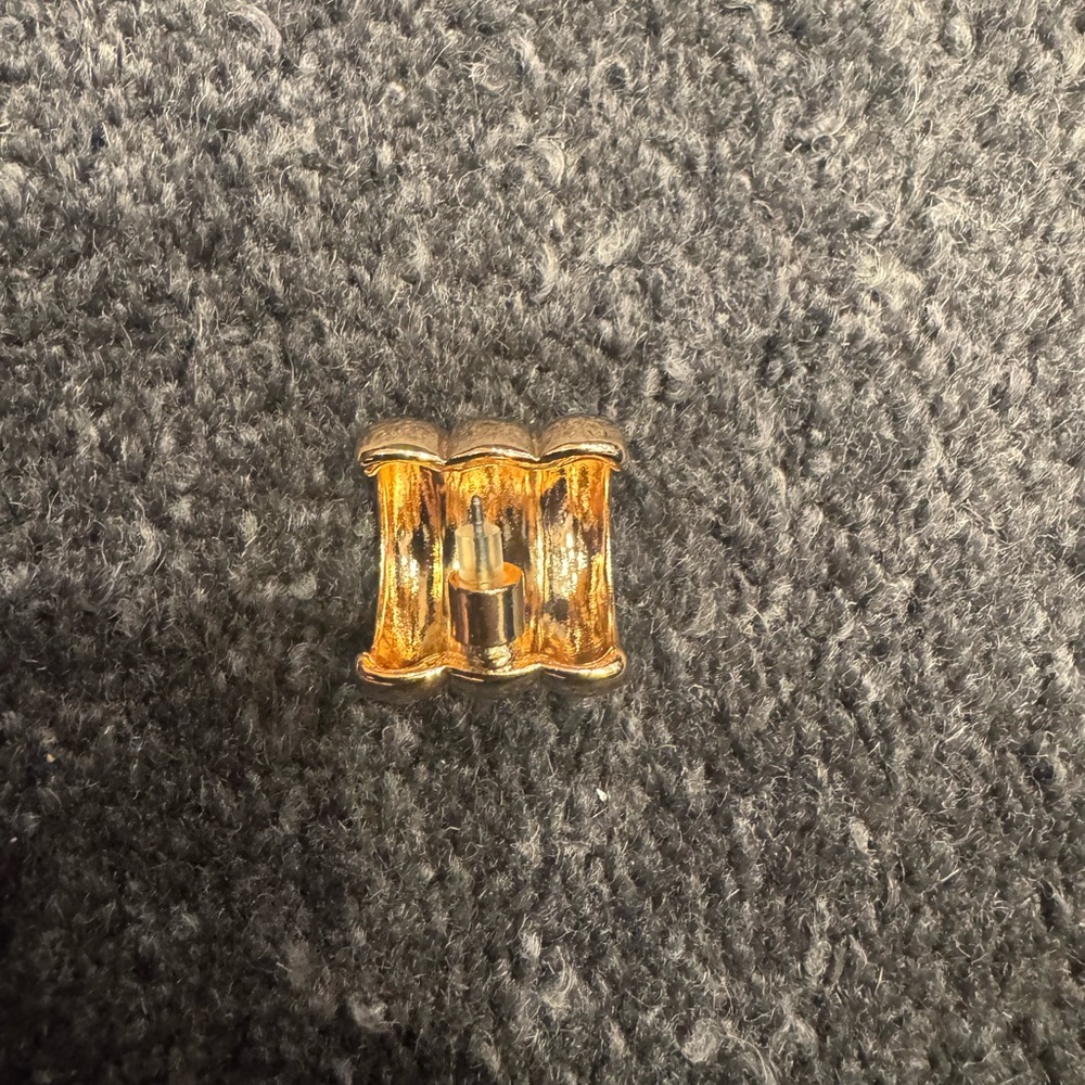 Mango Earring - Picture 2 of 4
